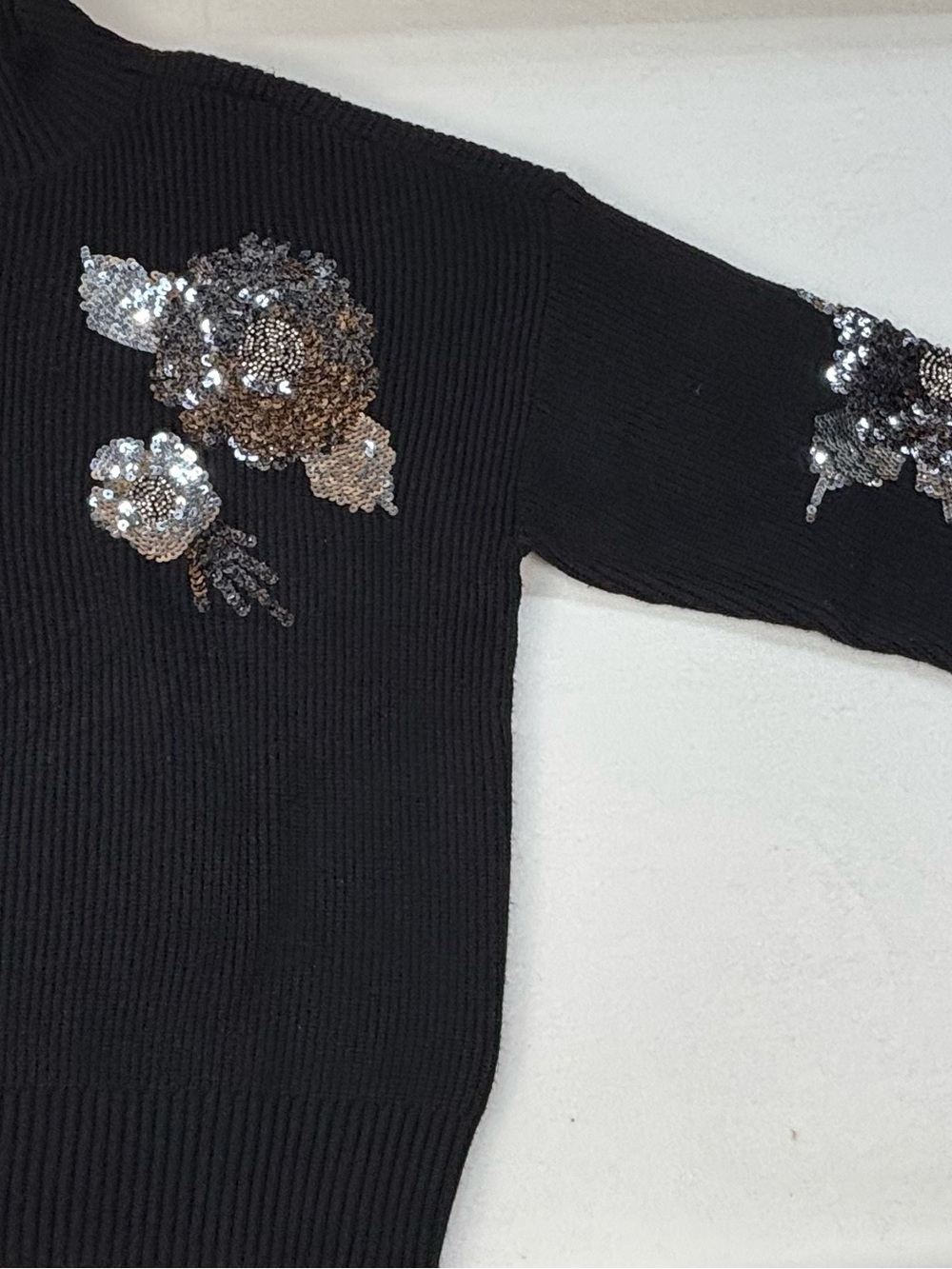 Nicole Miller sweater size large - Picture 5 of 7